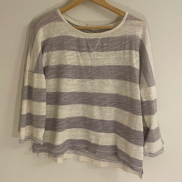 2 for $20. Street legal casual beach sweater,small - Picture 1 of 3
